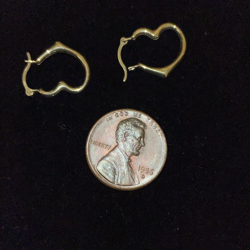 10kt YG Petite Heart Shaped Hoop Earrings